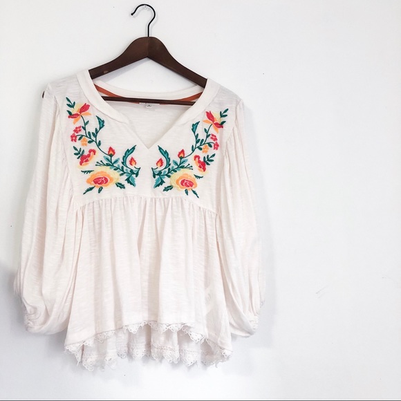 Buckle Tops - NEW• Skylar & Jade White Balloon Slit Sleeve Top